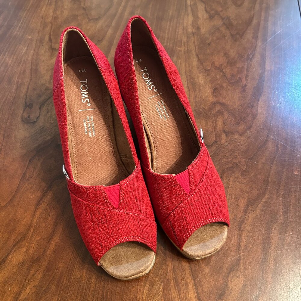 Toms Red Women’s Wedges Shoes Size 9